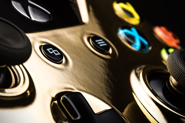 24k-Gold-Gaming-Controllers-by-Colorware-4