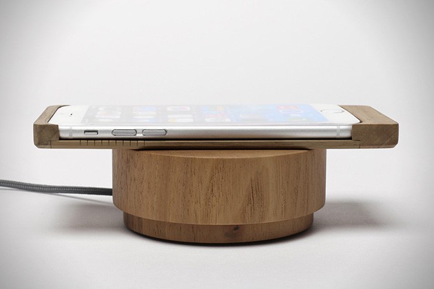 iPhone-6-Wood-Shell-Wireless-Charger-by-Oree-2