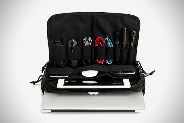 MacBook-EDC-Kit-by-Cargo-Works-4