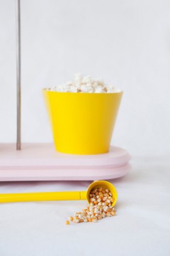 Popcorn-Monsoon-A-Whimsical-Popcorn-Maker-Shoots-Popcorn-Out-of-a-Curved-3
