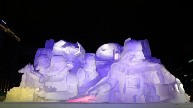 Sculpture-Star-Wars-Sapporo-2015-nuit