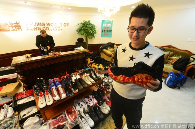 sneakerhead_sells_apartment1