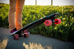 Inboard-Monolith-Electric-Skateboard-image-5-630x420