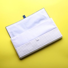Agabab-created-handbags-with...-Lego-bricks-11