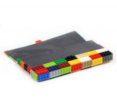 Agabab-created-handbags-with...-Lego-bricks-2