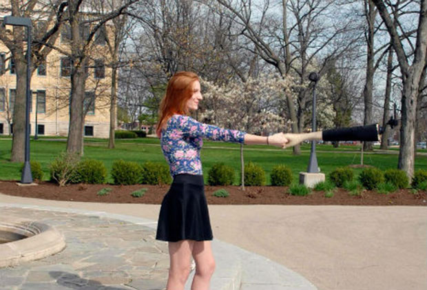 forever-alone-le-bras-a-selfie-vous-permettra-de-faire-croire-a-tout-le-monde-que-vous-avez-des-amis-2