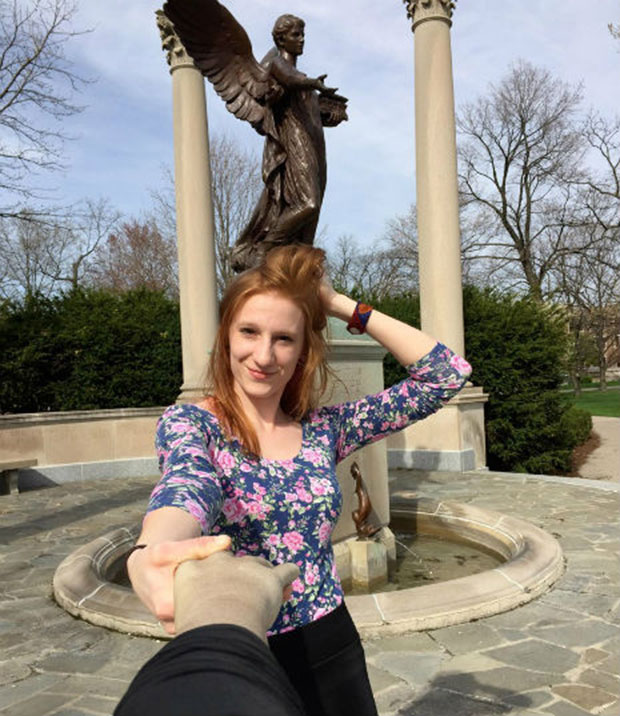 forever-alone-le-bras-a-selfie-vous-permettra-de-faire-croire-a-tout-le-monde-que-vous-avez-des-amis-3