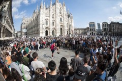 hachim-mastour-sean-garnier-foot-freestyle-milan-duomo
