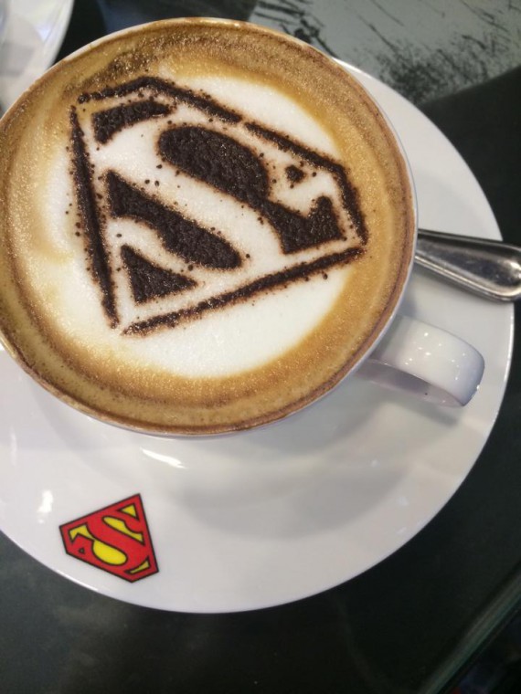1_1_12_restaurant-officiel-comics-malaisie-kryptonian-exodust-hot-choc