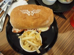 1_1_18_restaurant-officiel-comics-malaisie-wonder-woman-special