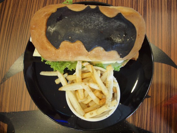 1_1_19_restaurant-officiel-comics-malaisie-batman-special