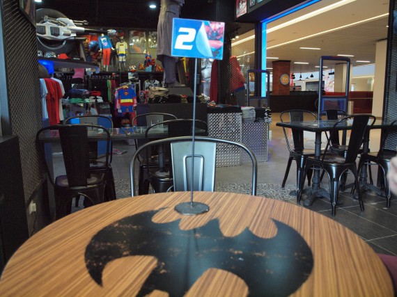 1_1_8_restaurant-officiel-comics-malaisie-interieur