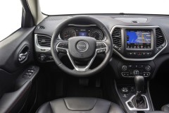 Making its debut on March 3 at the 2014 Geneva International Motor Show is the all-new Jeep Cherokee Trailhawk model available in the 3.2L automatic. The standard off-road package is Trail Rated based on Jeep brand’s 5 Performance Test Categories: Articulation, Water Fording, Traction, Ground Clearance and Maneuverability.