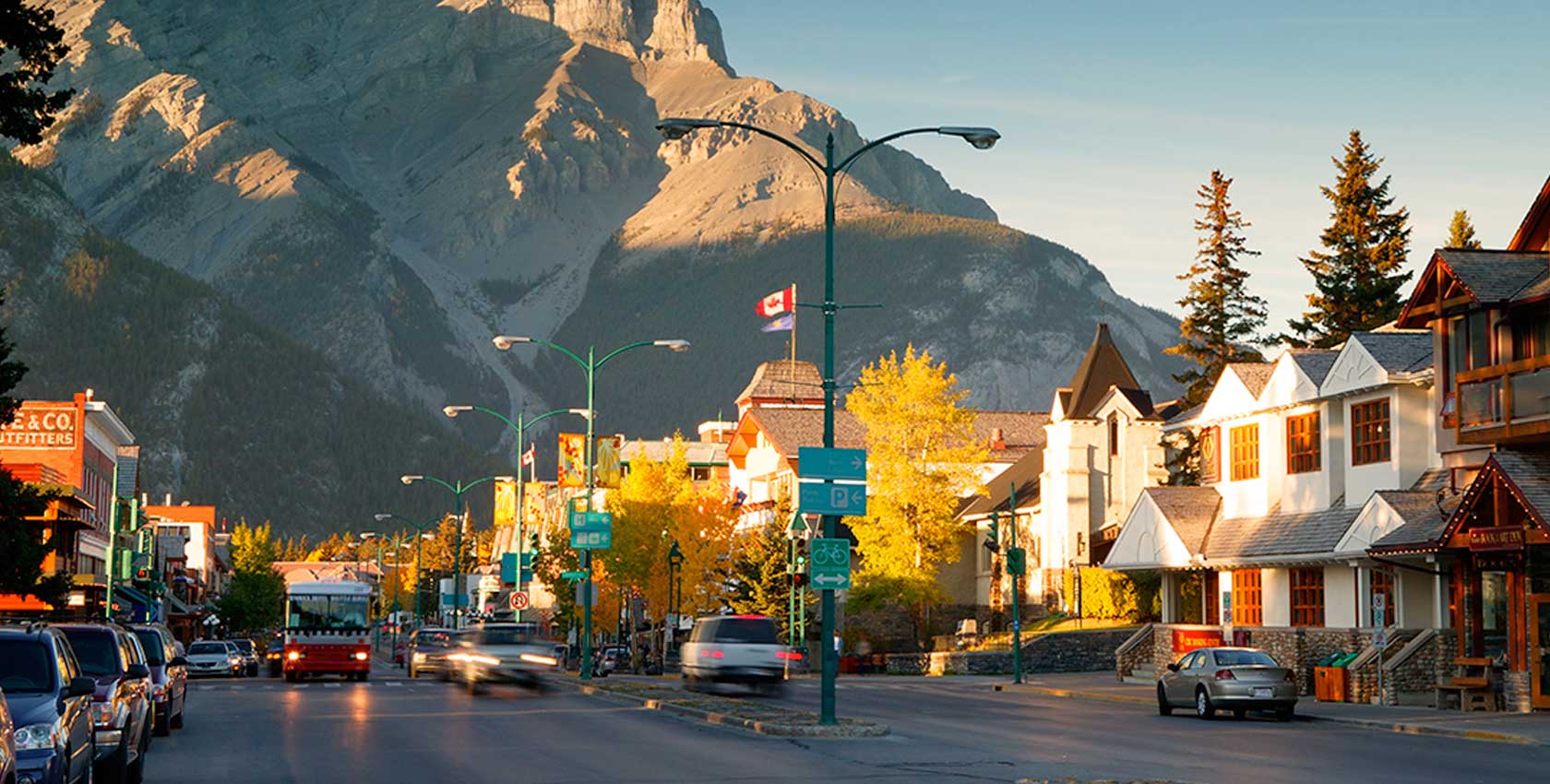 canadian-rockies-banff-downtown