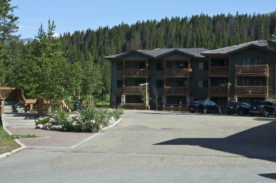 lake-louise-inn