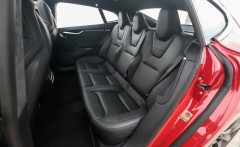 2015-Tesla-Model-S-P85D-130-876x535