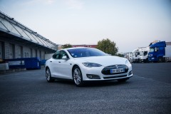 Tesla-32
