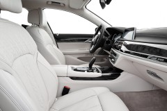 P90178498_highRes_the-new-bmw-7-series