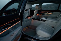 P90178504_highRes_the-new-bmw-7-series