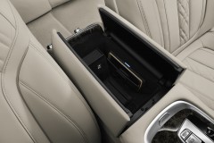 P90185622_highRes_the-new-bmw-7-series
