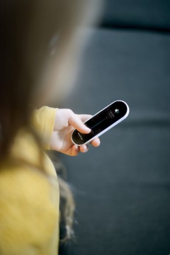 191798-Sevenhugs_SmartRemote_music_child-9e1ab3-large-1451565820