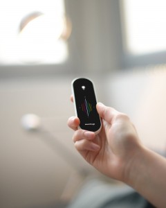 191800-Sevenhugs_SmartRemote_whitelight-6fa287-large-1451565828