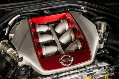 Nissan-GTR-2017-5