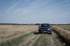 AudiQ7etronquattro-10