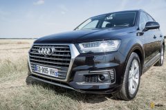 AudiQ7etronquattro-12
