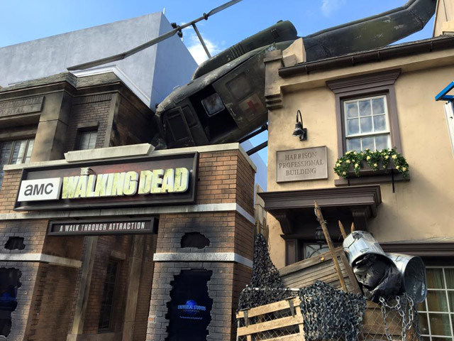 the-walking-dead-attraction-100