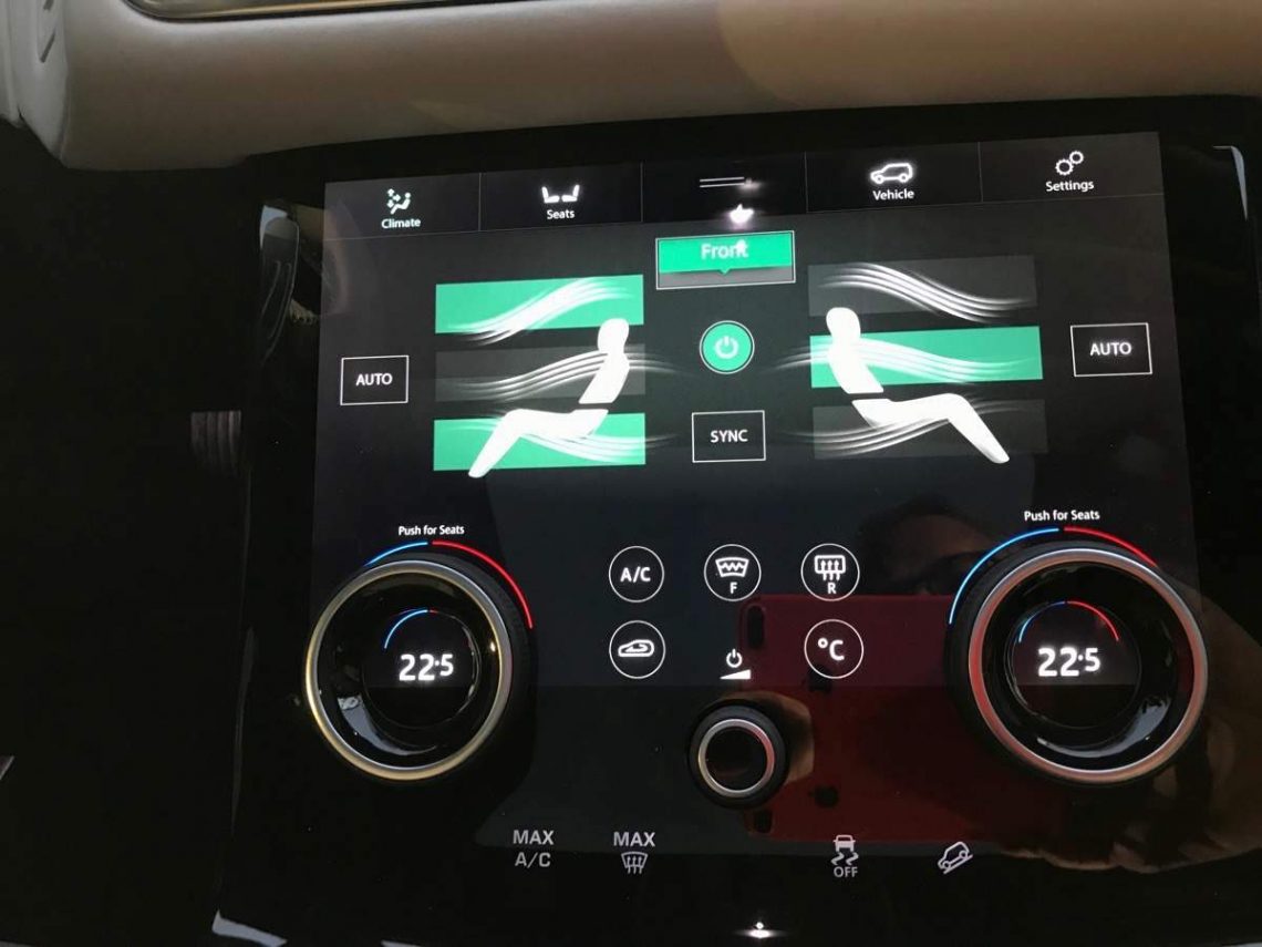 Range-Rover_Velar_15