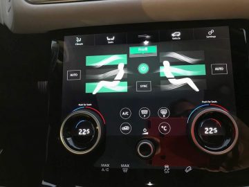 Range-Rover_Velar_15