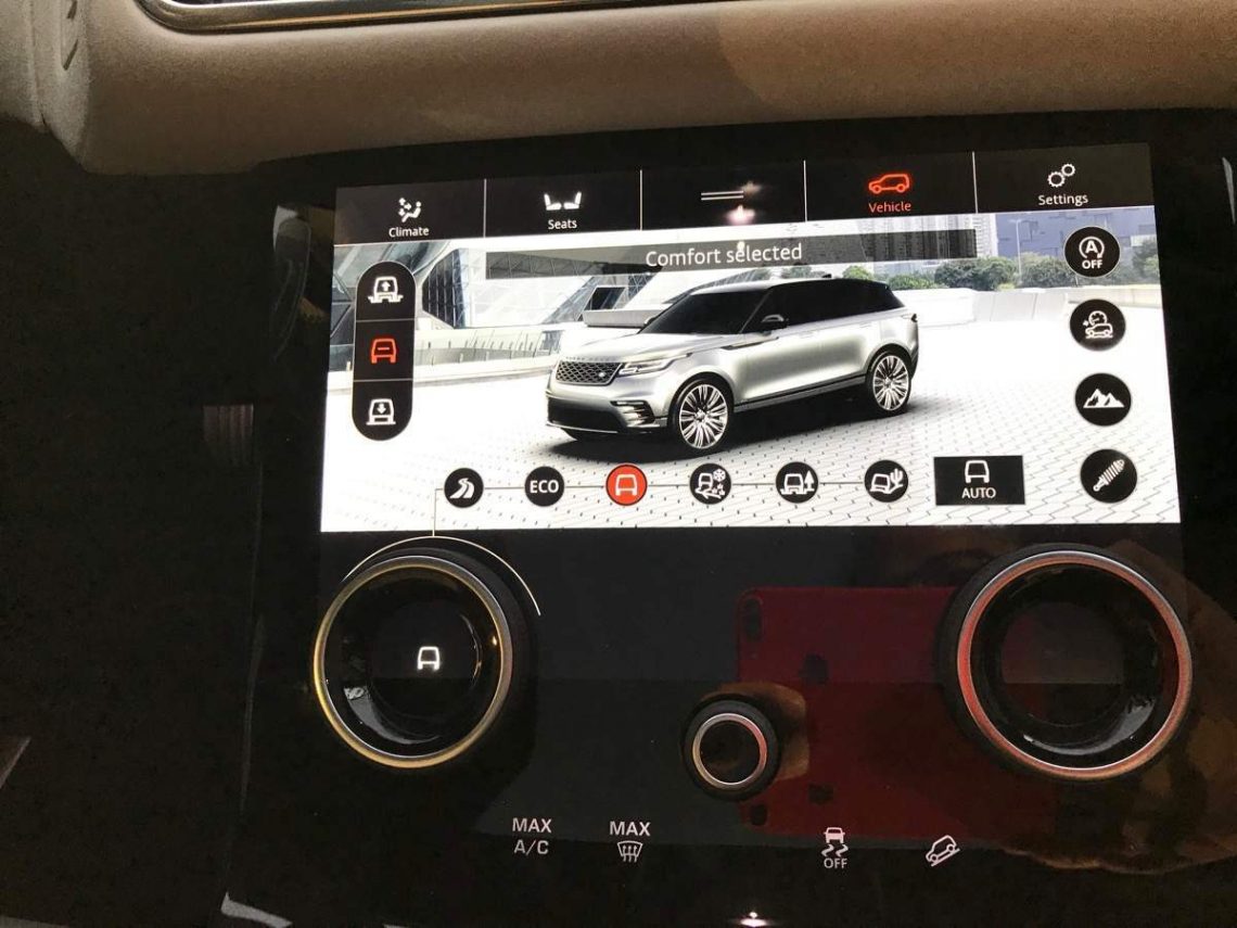 Range-Rover_Velar_16