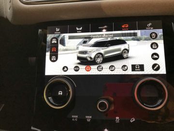Range-Rover_Velar_16