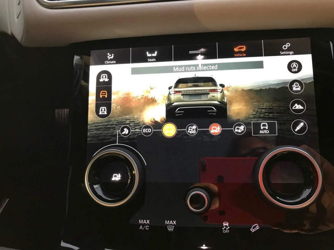 Range-Rover_Velar_17