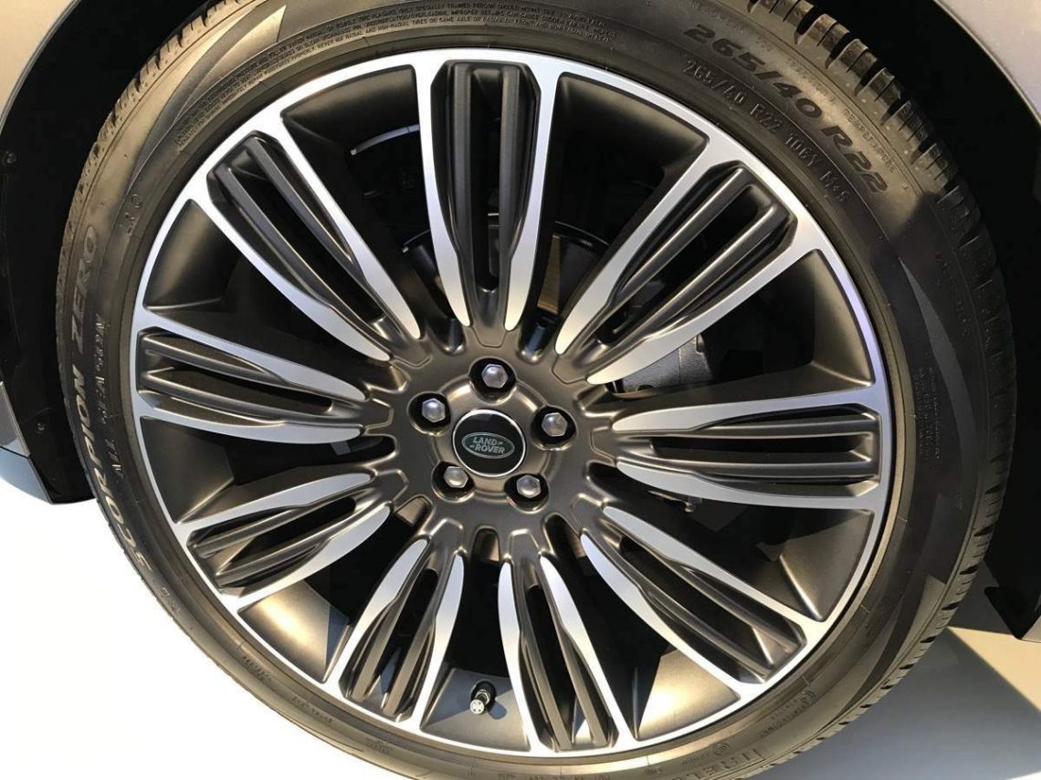 Range-Rover_Velar_23