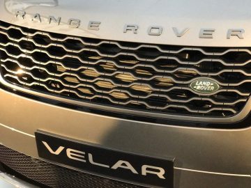 Range-Rover_Velar_25