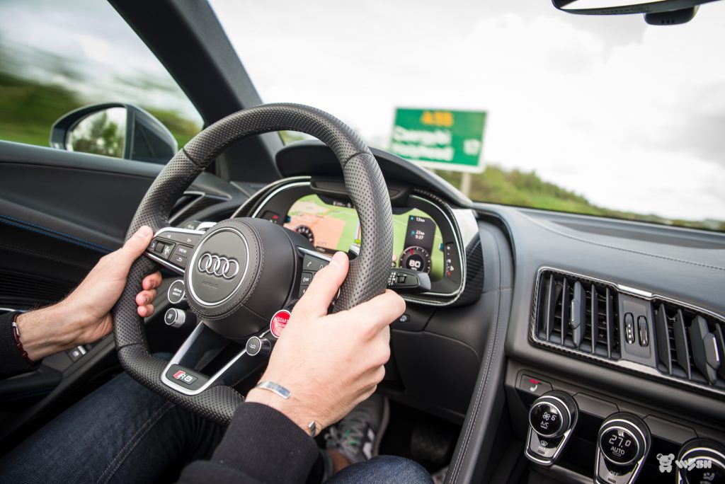 Audi-R8-Spyder-15