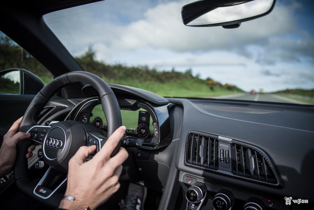 Audi-R8-Spyder-17