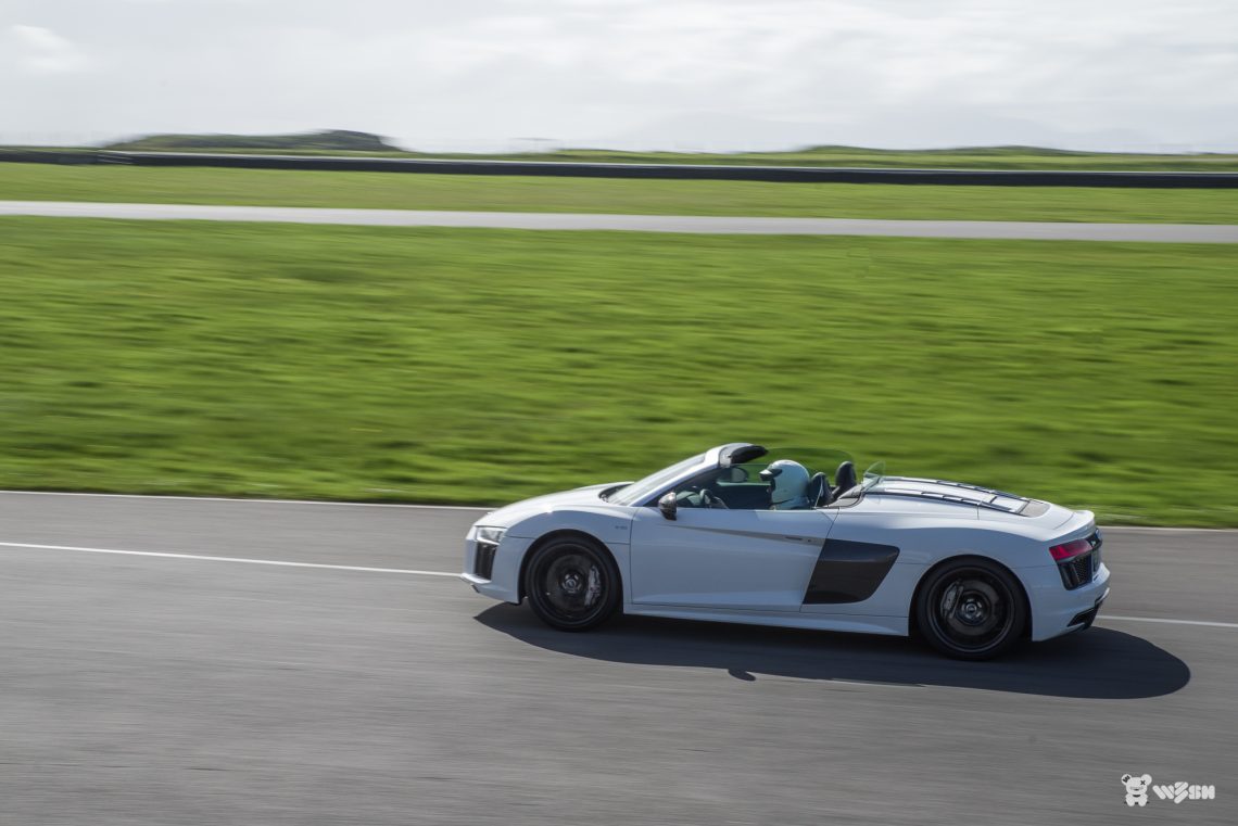 Audi-R8-Spyder-22
