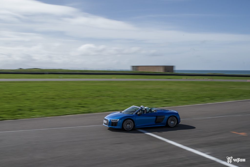 Audi-R8-Spyder-24