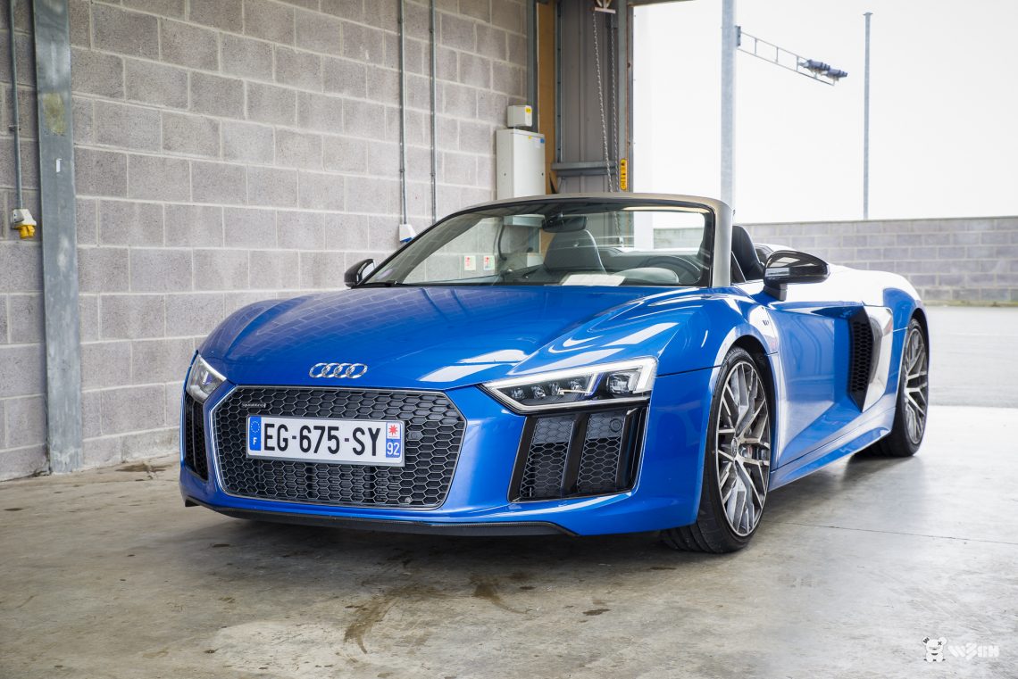 Audi-R8-Spyder-26