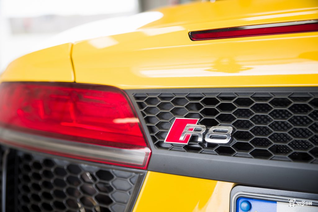 Audi-R8-Spyder-28