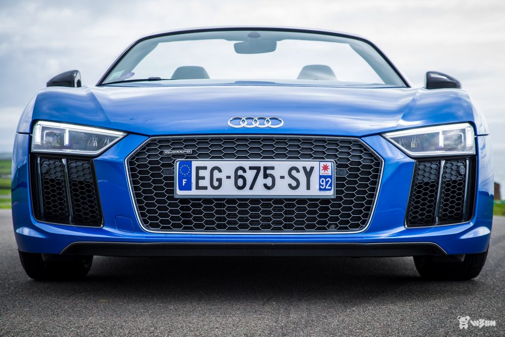 Audi-R8-Spyder-33