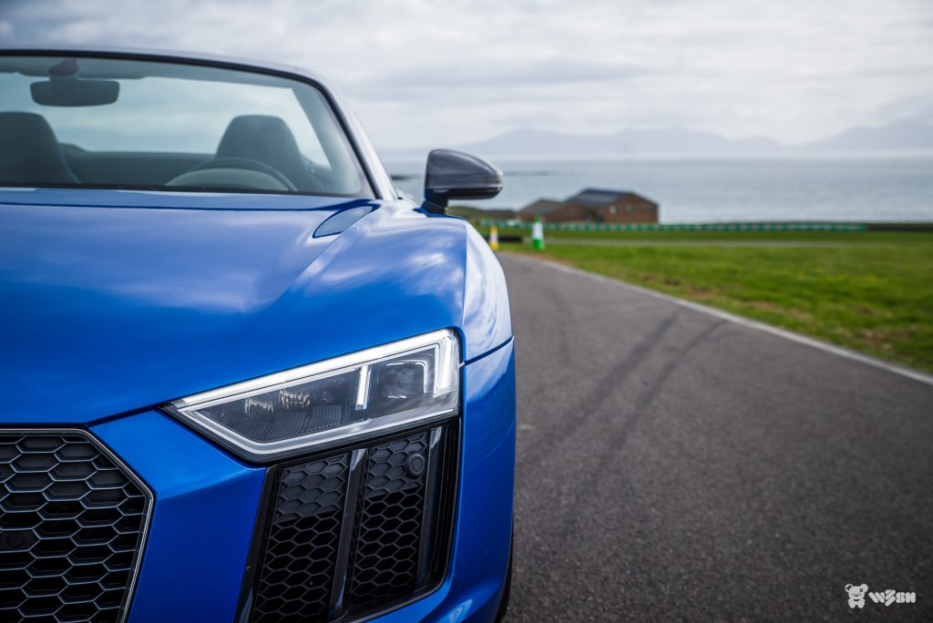 Audi-R8-Spyder-35