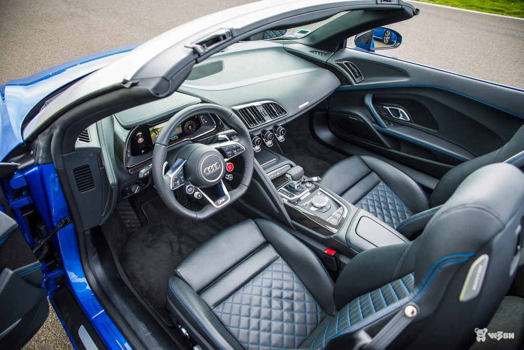 Audi-R8-Spyder-46