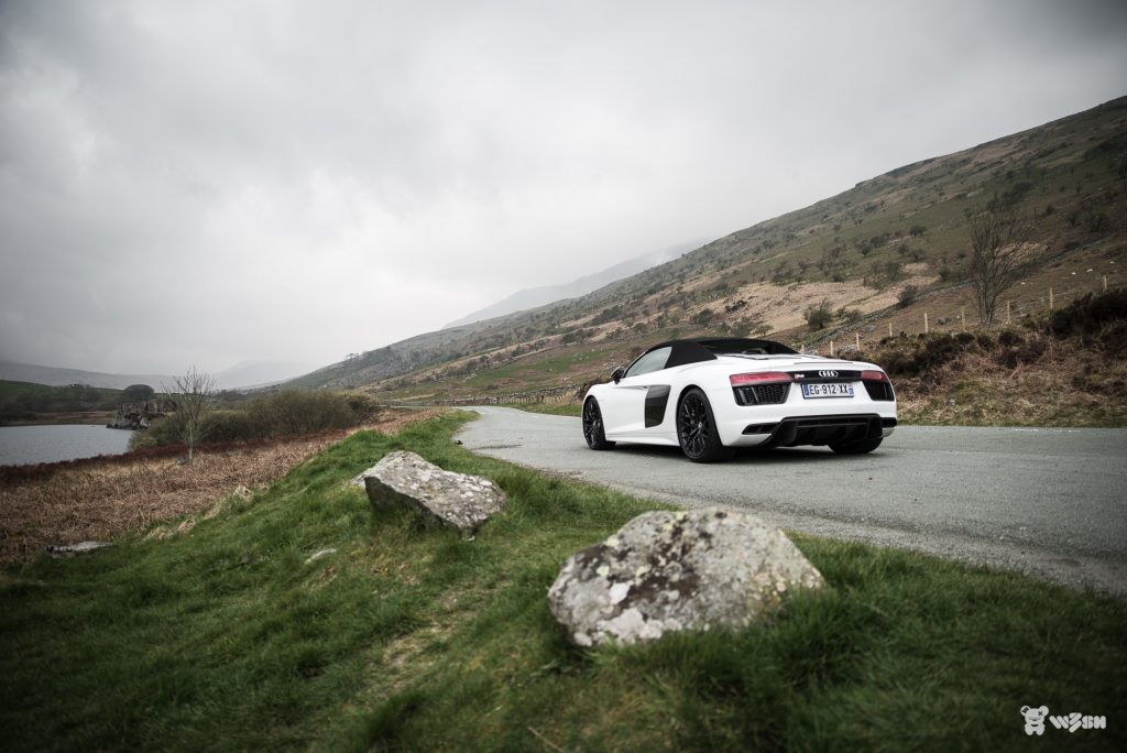 Audi-R8-Spyder-7