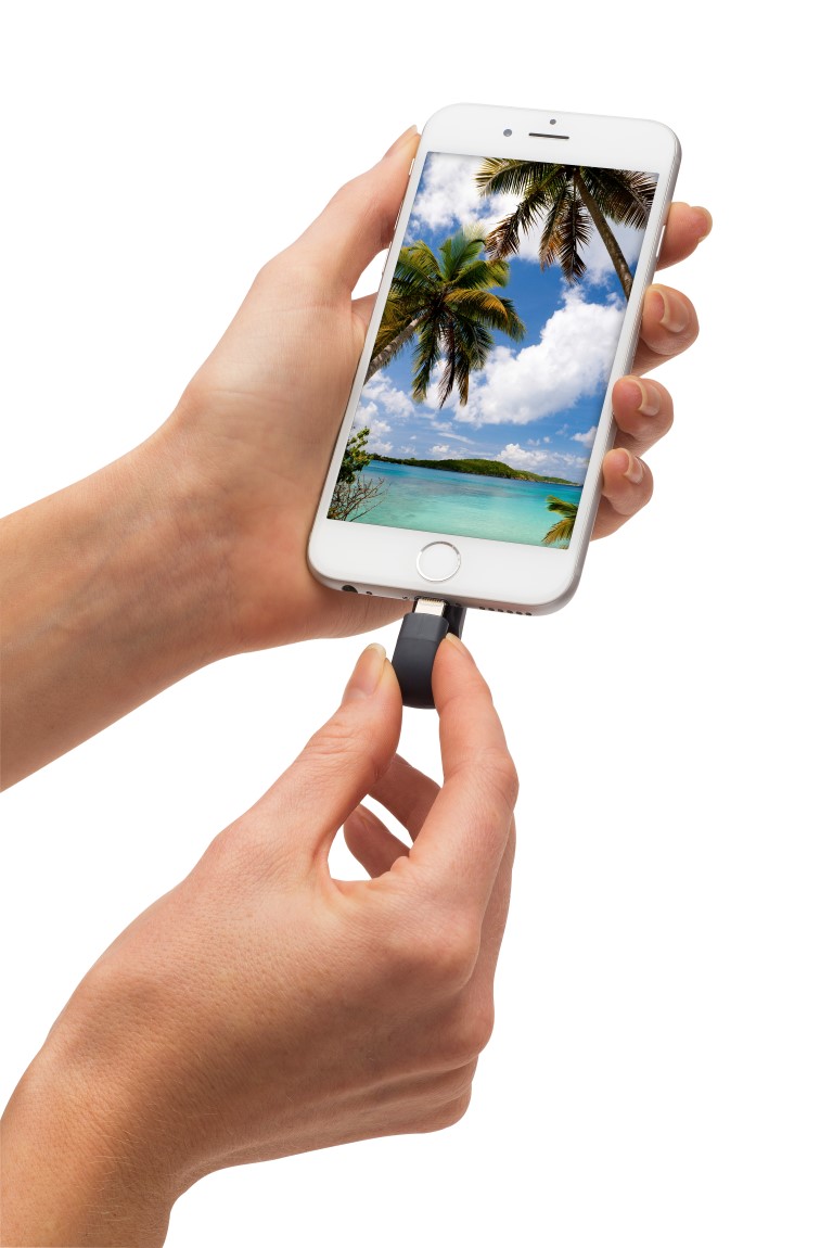 Product: iXpand Flash Drive use-case image