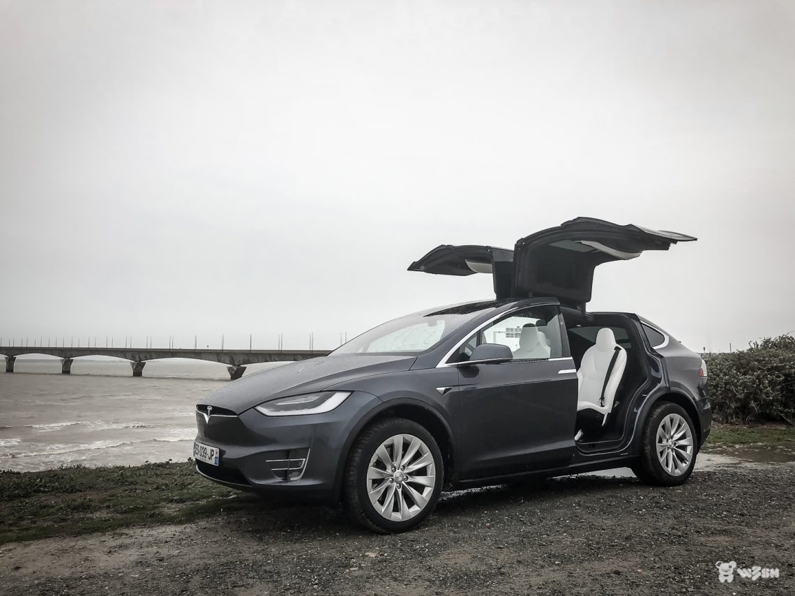TESLA-Model-X-100D-27