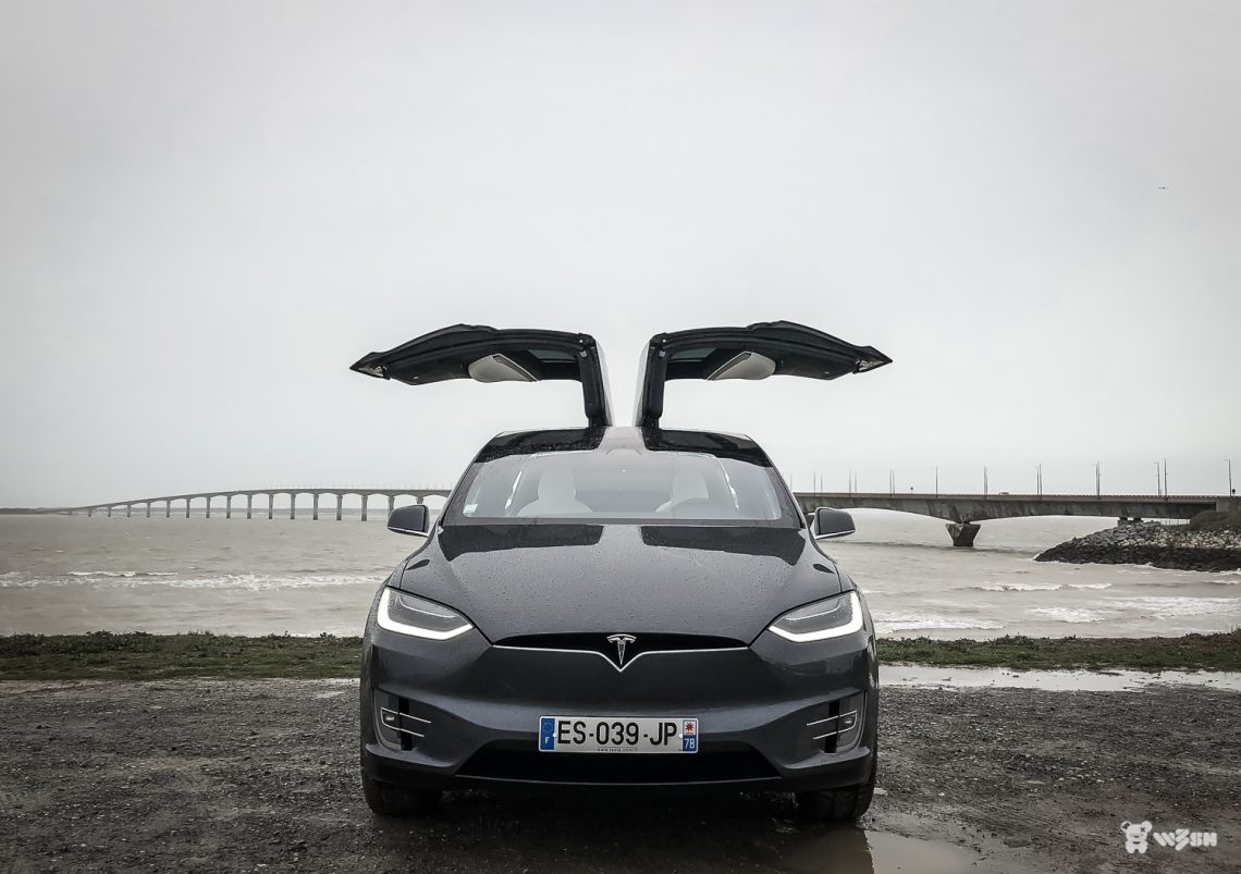 TESLA-Model-X-100D-28